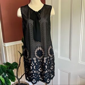 Size 4🖤 EUC Scalloped Black Lace Overlay Sleeveless A Line Bow Tie Neck Dress
